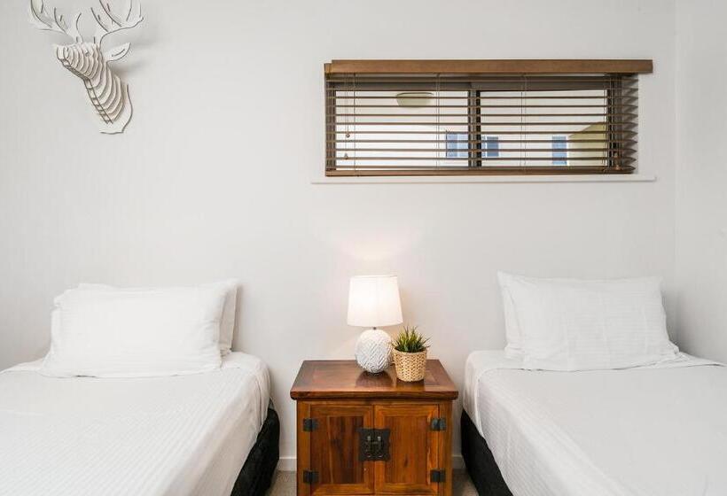1 Bedroom Penthouse Apartment, Grandview Apartments