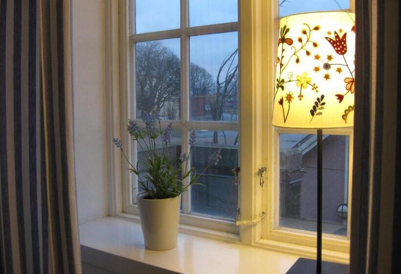 اتاق استاندارد یک تخته با سرویس بهداشتی مشترک, Halmstad L & Vandrarhem Kaptenshamn