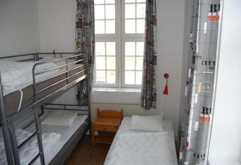اتاق استاندارد سه تخته با سرویس بهداشتی مشترک, Halmstad Hotell & Vandrarhem Kaptenshamn