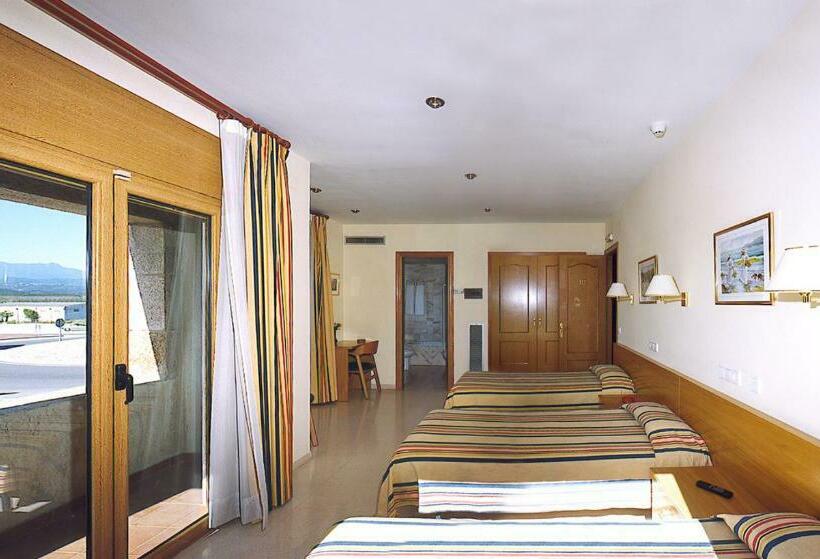 اتاق استاندارد سه نفره, Hostal Mallorquines