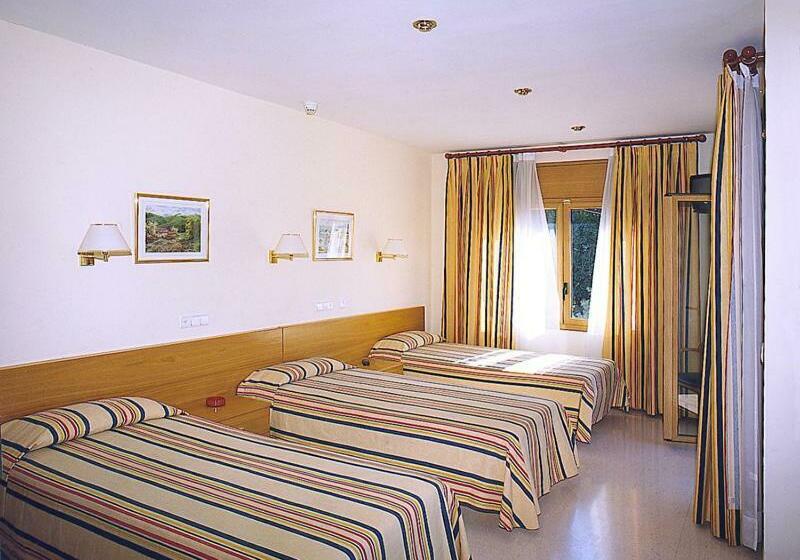 اتاق استاندارد سه نفره, Hostal Mallorquines