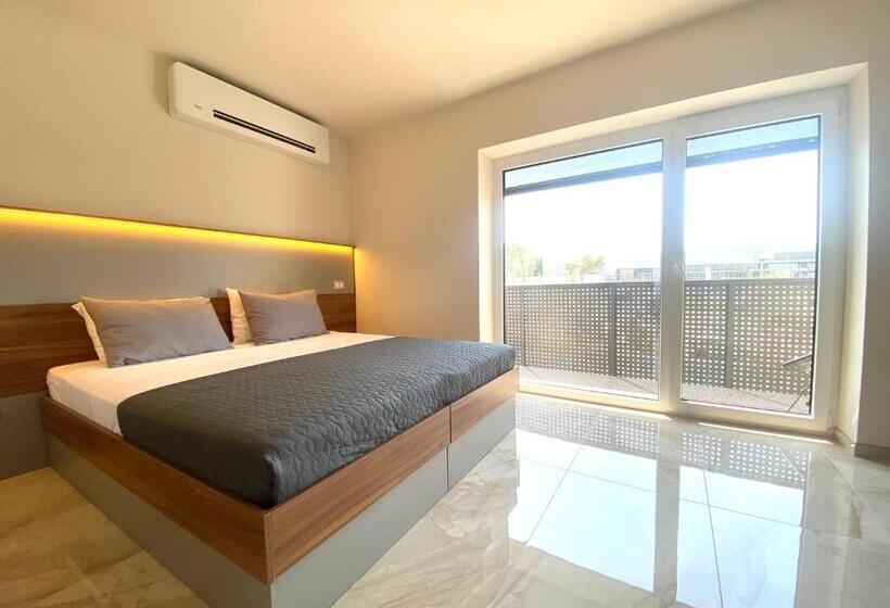 آپارتمان 1 خوابه با بالکن, Rooms And Apartments Lisjak