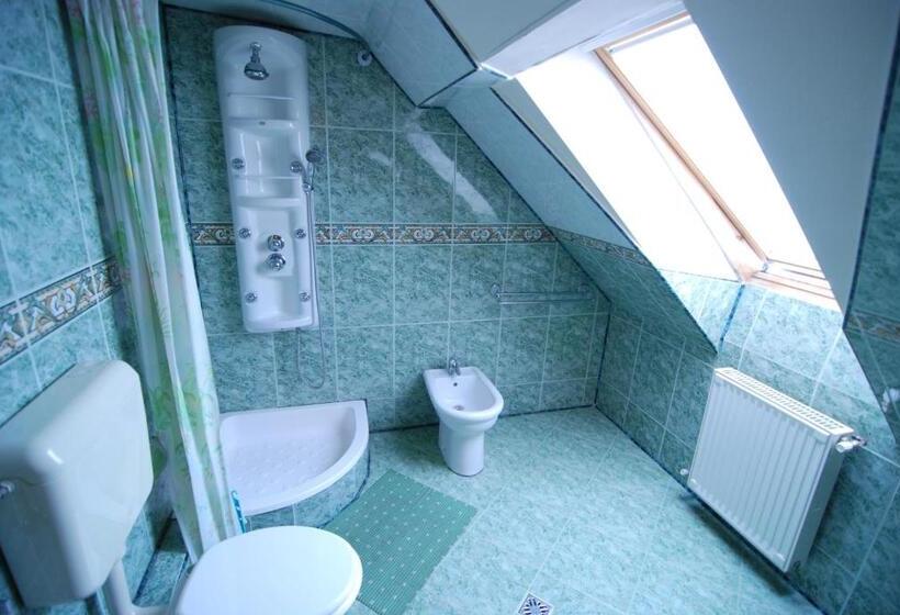 سوئیت 2 خوابه, Pension Casa Timar