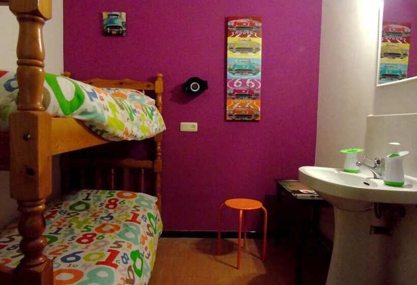 اتاق خانوادگی, Pensió I Apartament Torrent