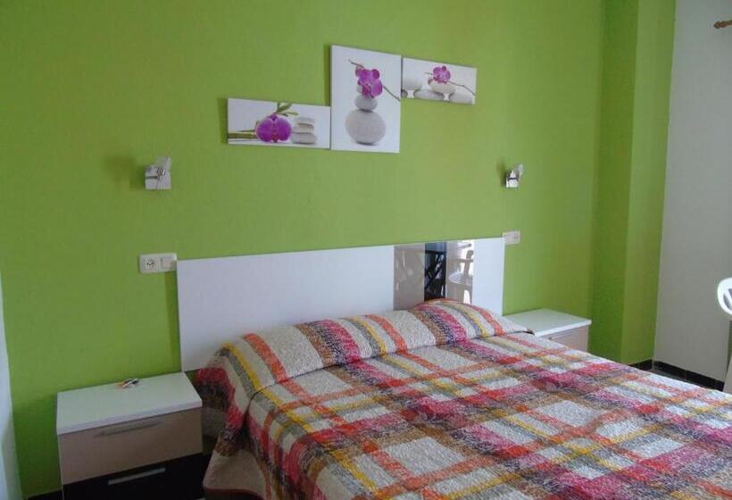 اتاق خانوادگی, Pensió I Apartament Torrent