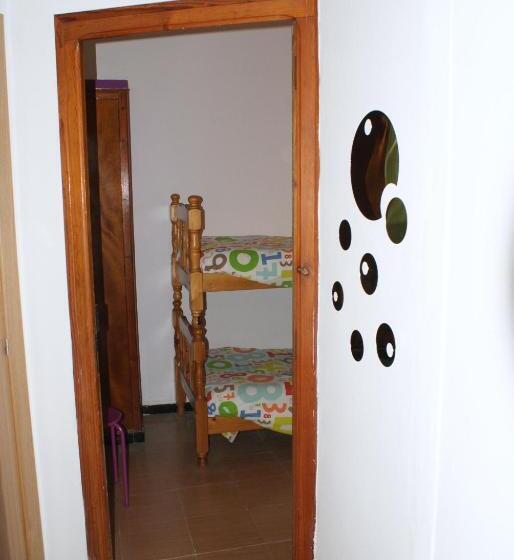 اتاق خانوادگی, Pensió I Apartament Torrent
