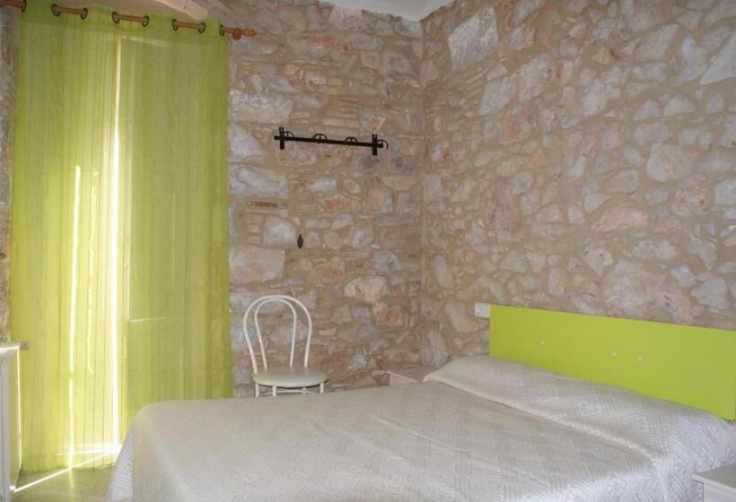 اتاق استاندارد یک نفره, Pensió I Apartament Torrent