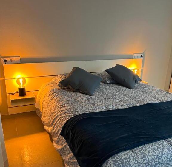 استودیو خانوادگی, Pensió I Apartament Torrent