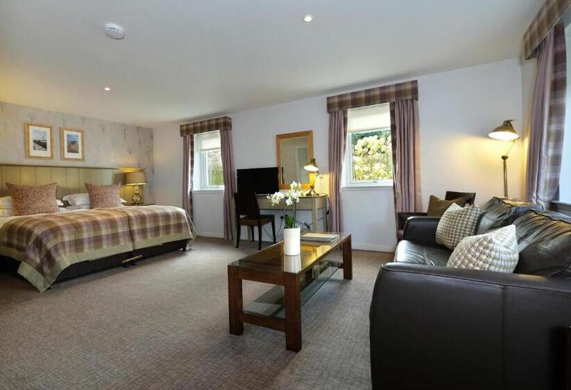 اتاق لوکس با چشم‌انداز باغ, Sandown House