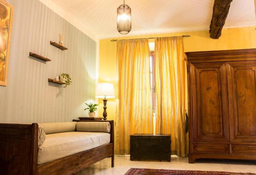 اتاق استاندارد, L'aromatario