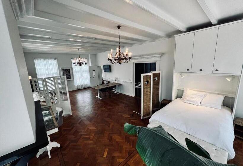 سوییت سوپریور, Het Oude Raadhuis