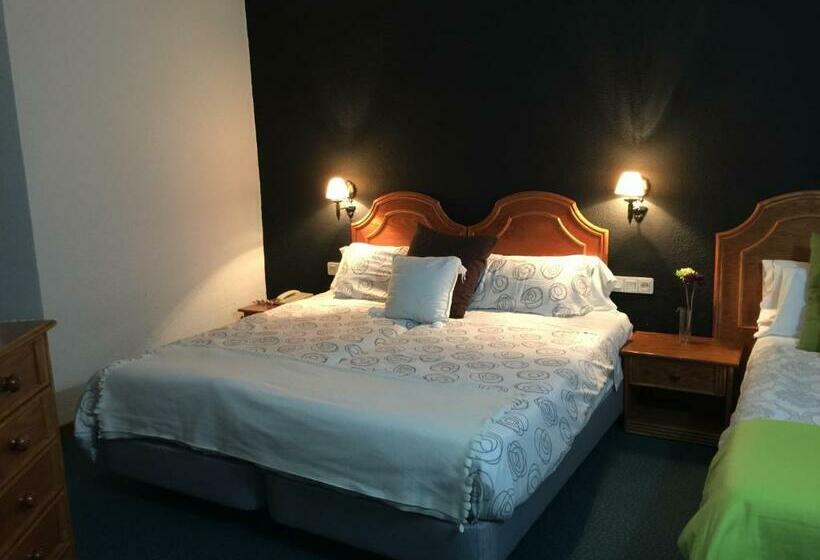 اتاق استاندارد سه نفره, Hostal Victoria