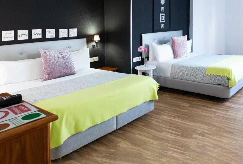 اتاق کلاسیک چهارنفره, Hostal Victoria
