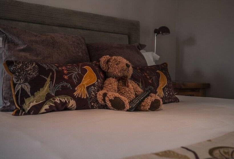 سوییت, The Salty Monk Bed & Breakfast