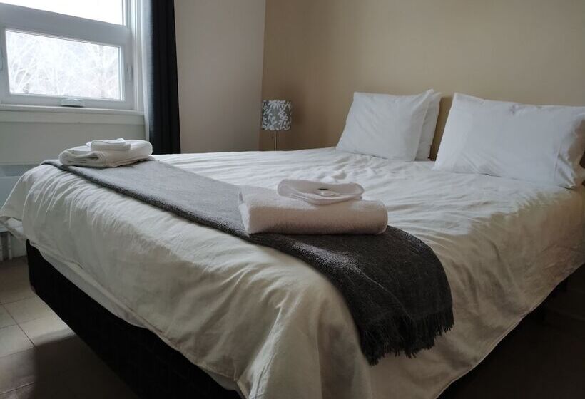 اتاق استاندارد با سرویس بهداشتی مشترک, Auberge La Petite école De Forillon