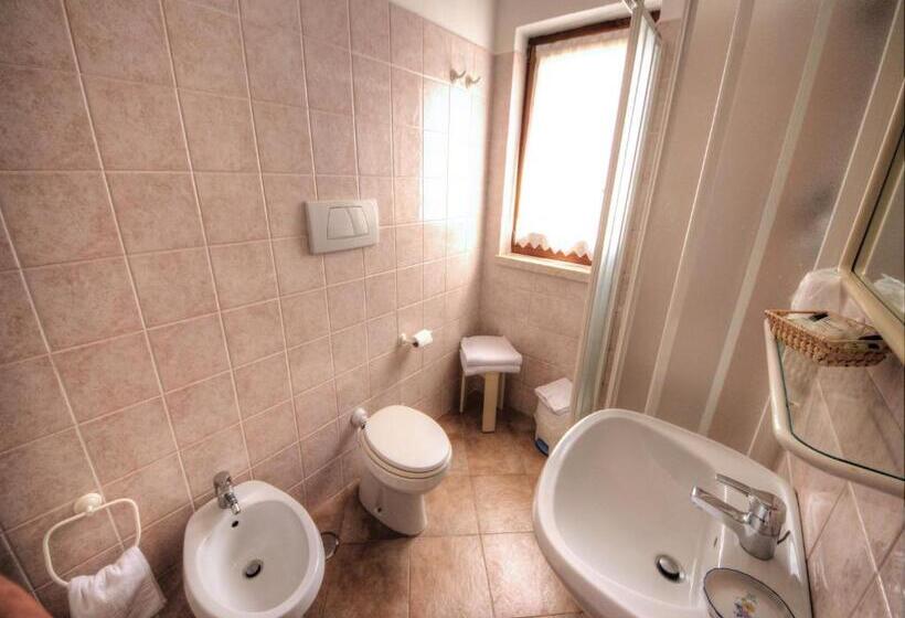 اتاق استاندارد یک نفره, Saturnia Pian Di Cataverna