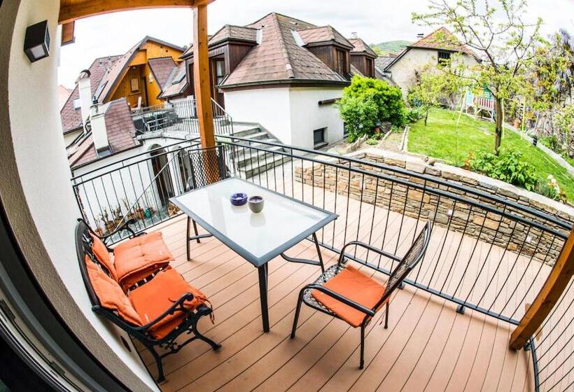 استودیوی استاندارد, Gästehaus Haiminger Ehemalig Schmelz
