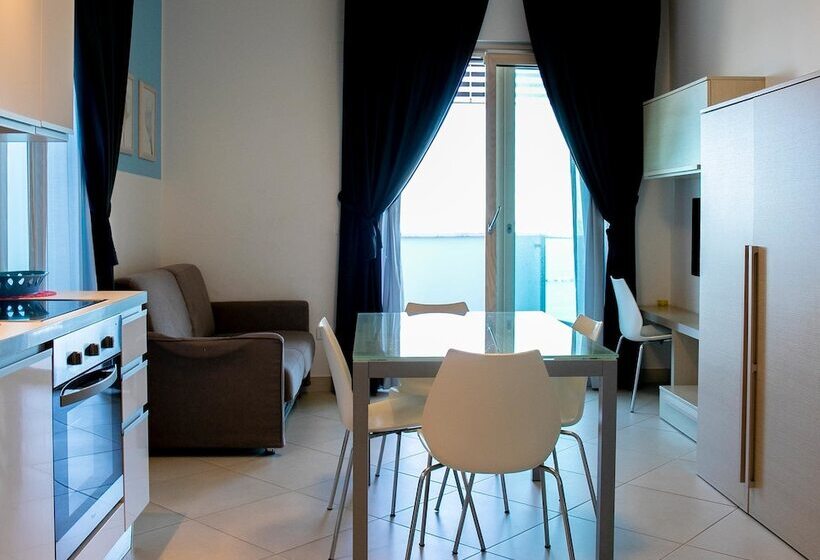 آپارتمان 1 خوابه با بالکن و چشم‌انداز دریا, Residence Mareamare