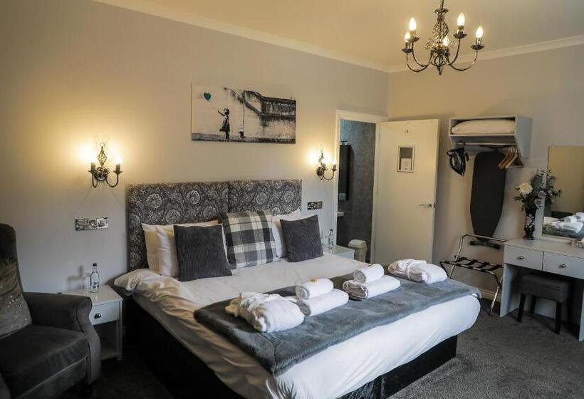 اتاق لوکس با تخت بزرگ, Black Bull Inn, Moffat