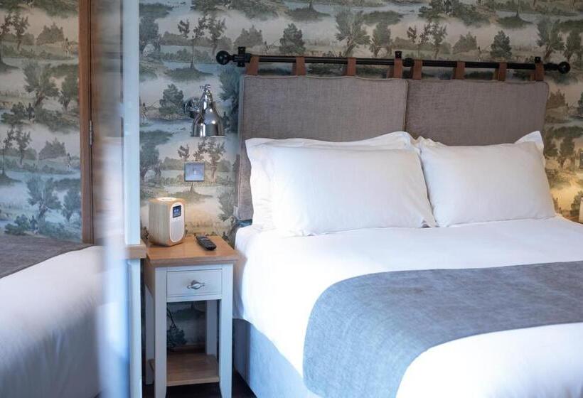 اتاق لوکس, Cromwell Arms Country Pub With Rooms