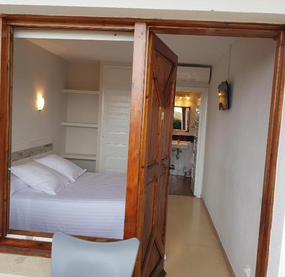 اتاق استاندارد با چشم‌انداز دریا, Hostal Ondina