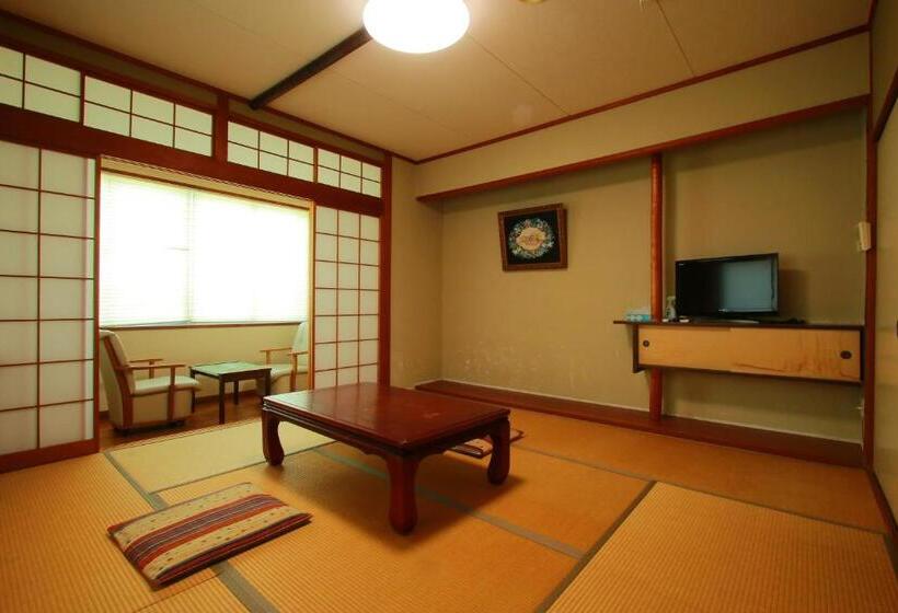 اتاق استاندارد سه تخته با سرویس بهداشتی مشترک, Family Ryokan Kawakyu With Showa Retro, Private Hot Spring