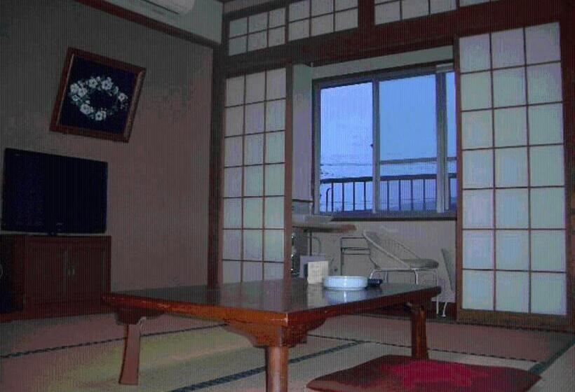 اتاق استاندارد سه تخته با سرویس بهداشتی مشترک, Family Ryokan Kawakyu With Showa Retro, Private Hot Spring