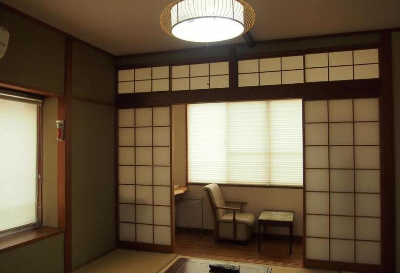 اتاق استاندارد سه تخته با سرویس بهداشتی مشترک, Family Ryokan Kawakyu With Showa Retro, Private Hot Spring