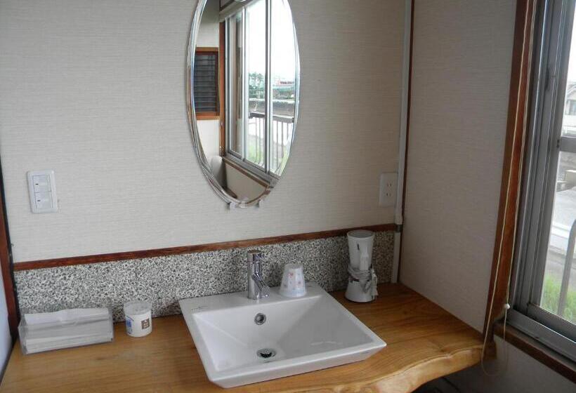 اتاق استاندارد سه تخته با سرویس بهداشتی مشترک, Family Ryokan Kawakyu With Showa Retro, Private Hot Spring