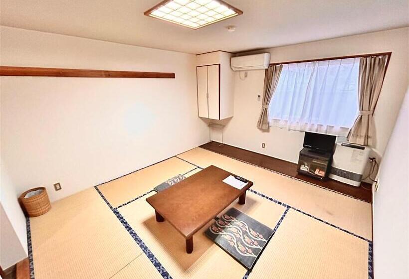اتاق استاندارد با سرویس بهداشتی مشترک, Fujiyoshi