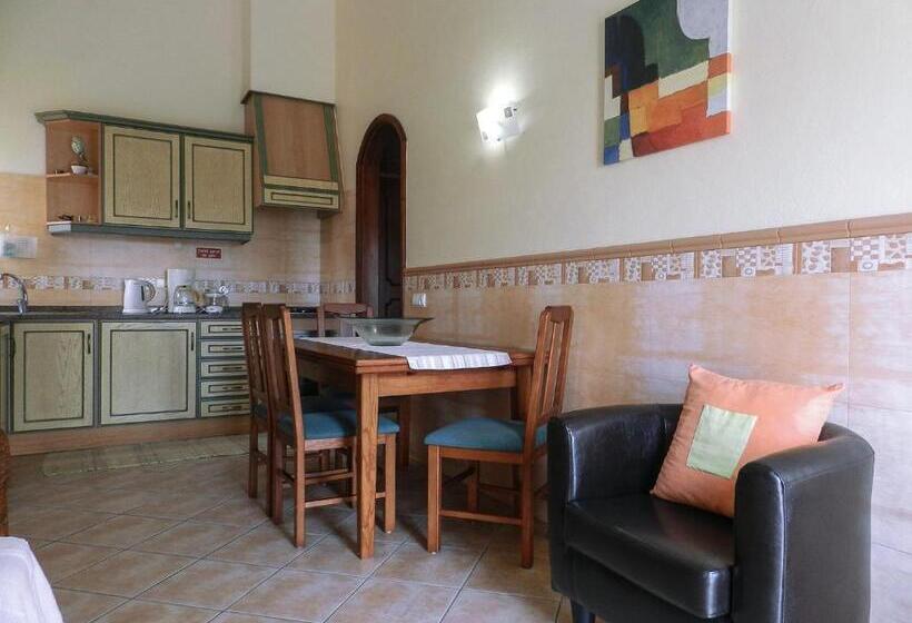 آپارتمان 2 خوابه, Residencia Julio