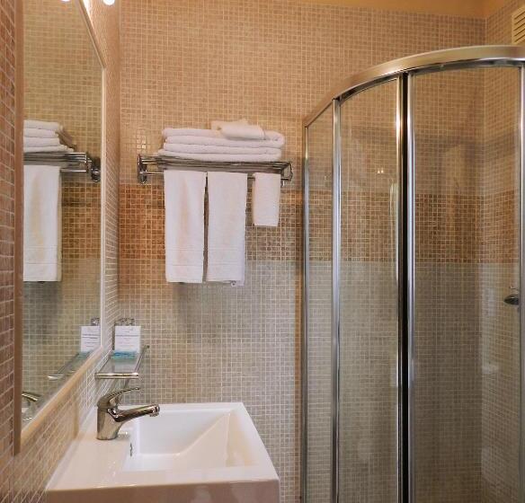 استودیوی استاندارد, Residencia Julio