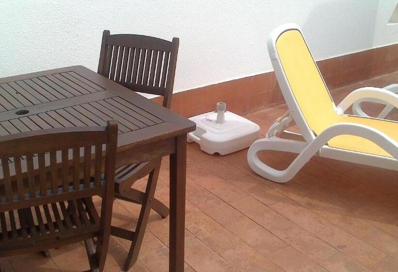 آپارتمان 1 خوابه با تراس, Residencia Julio