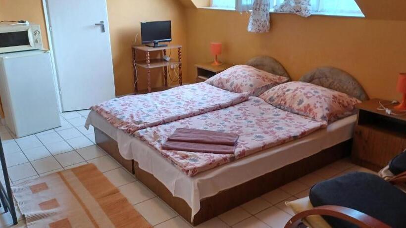 اتاق استاندارد, Tarr Tímea Apartmanok