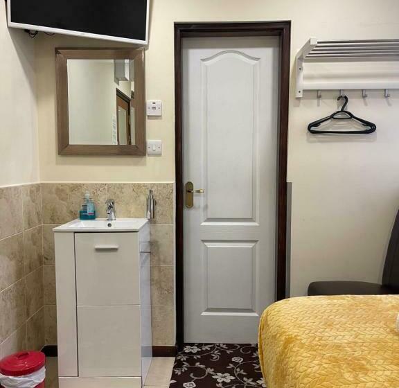 اتاق استاندارد یک نفره, The Ormonde Guesthouse