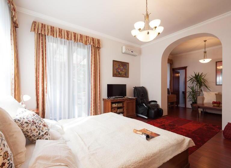 اتاق استاندارد چهار تخته, Villa Cecile