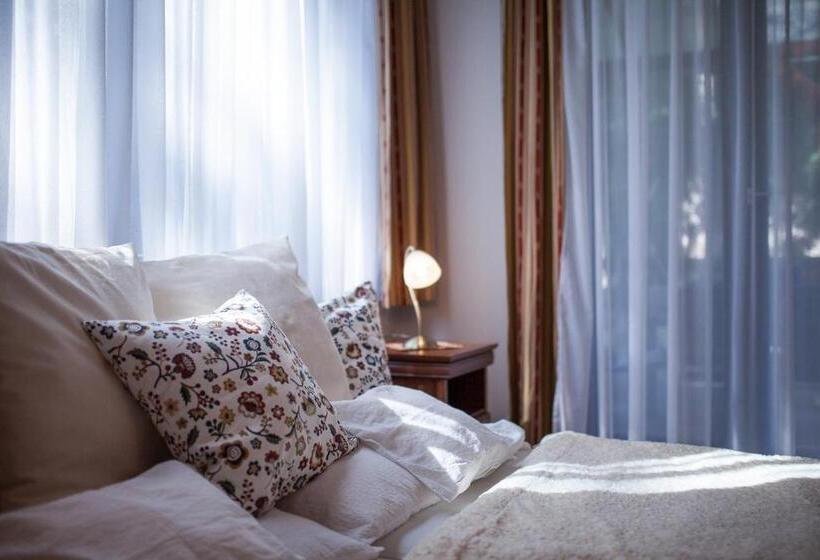 اتاق استاندارد چهار تخته, Villa Cecile