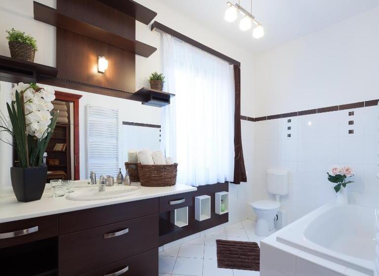 اتاق استاندارد چهار تخته, Villa Cecile