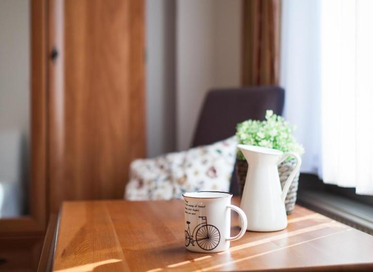 اتاق استاندارد چهار تخته, Villa Cecile
