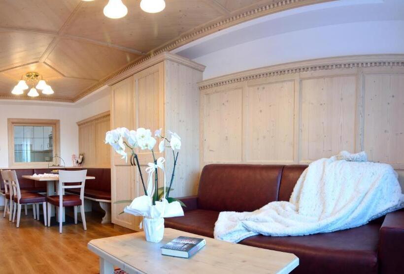 آپارتمان 1 خوابه با بالکن, Residence Isabell