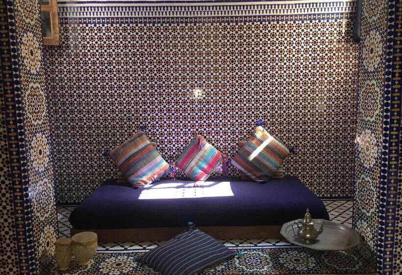 سوییت, Riad Marhaba