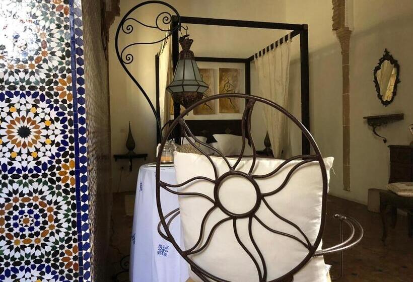 سوییت, Riad Marhaba