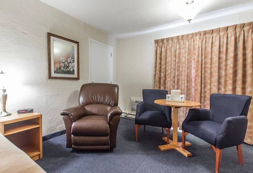 اتاق استاندارد با تخت دوبل, Rodeway Inn