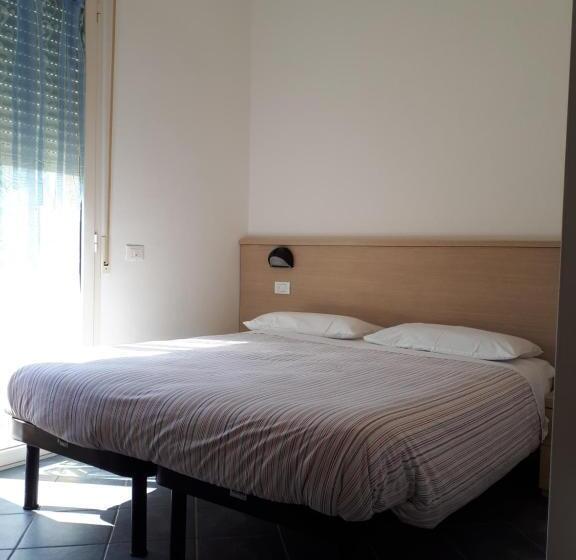 استودیوی استاندارد, Residence Désirée