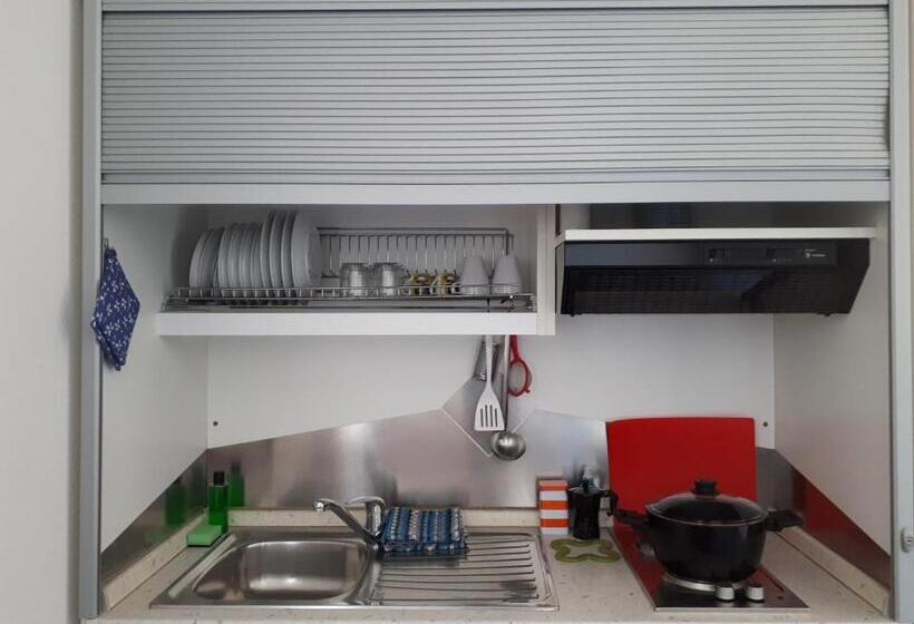 استودیوی استاندارد, Residence Désirée