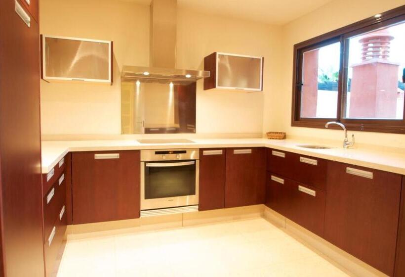 آپارتمان دلوکس 3 خوابه, Aparthotel Novo Resort