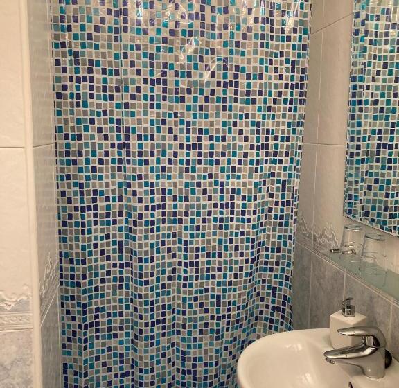 اتاق استاندارد, Hostal La Concha