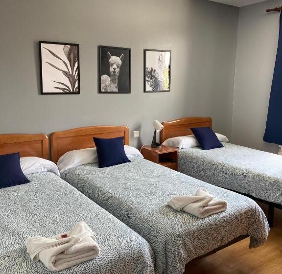 اتاق استاندارد سه نفره, Hostal La Concha