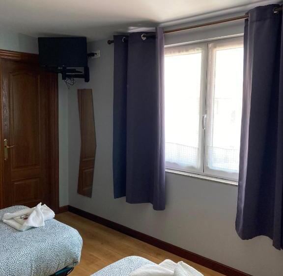 اتاق خانوادگی, Hostal La Concha