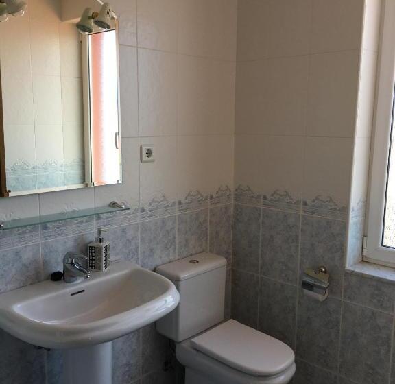 اتاق استاندارد با چشم‌انداز دریا, Hostal La Concha
